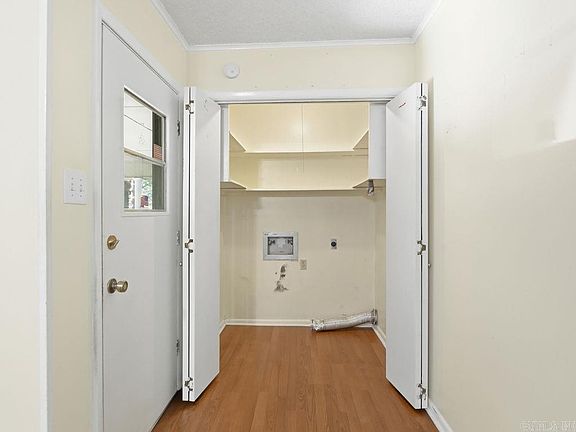 3rd image of 8211 Park Ave