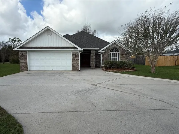 16977 Heartland Cir, Robertsdale, AL 36567