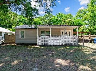 208 Triangle Pl, Fayetteville, NC 28312