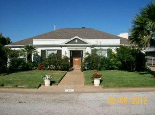 30 Adler Cir, Galveston, TX 77551