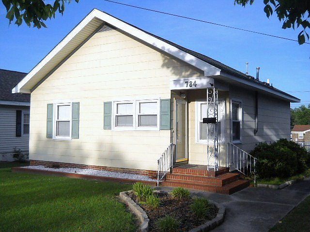 1st image of 784 Williams St