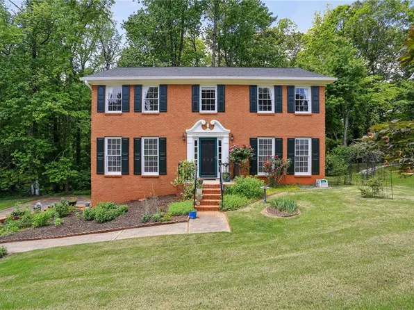 682 Leighton Way, Stone Mountain, GA 30088