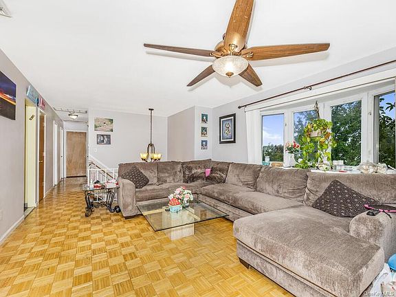 5th image of 120 Heather Cir