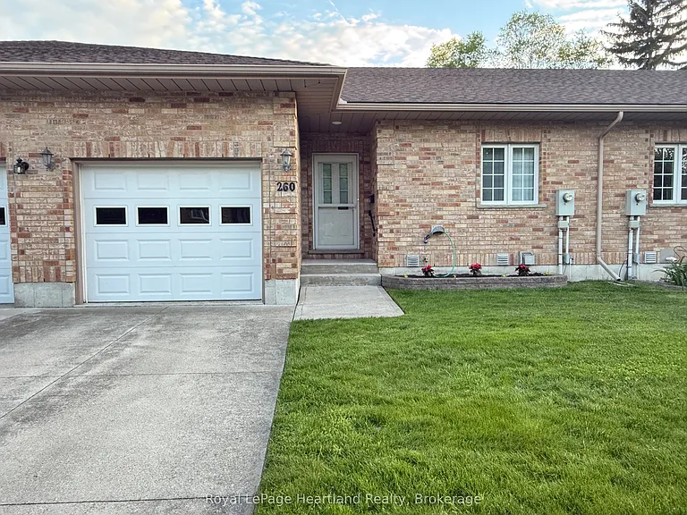 260 Martha St — Photo 1