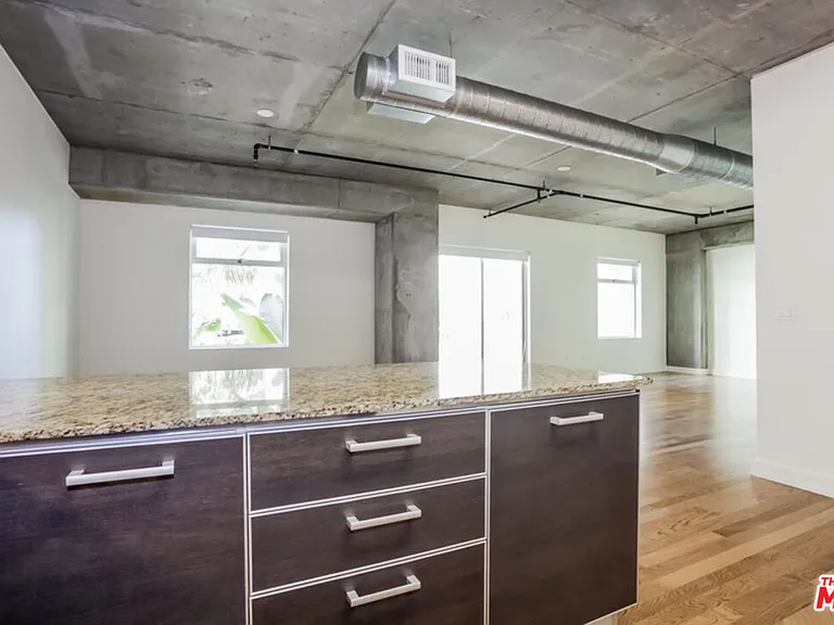 645 W 9th St #343 — Photo 4