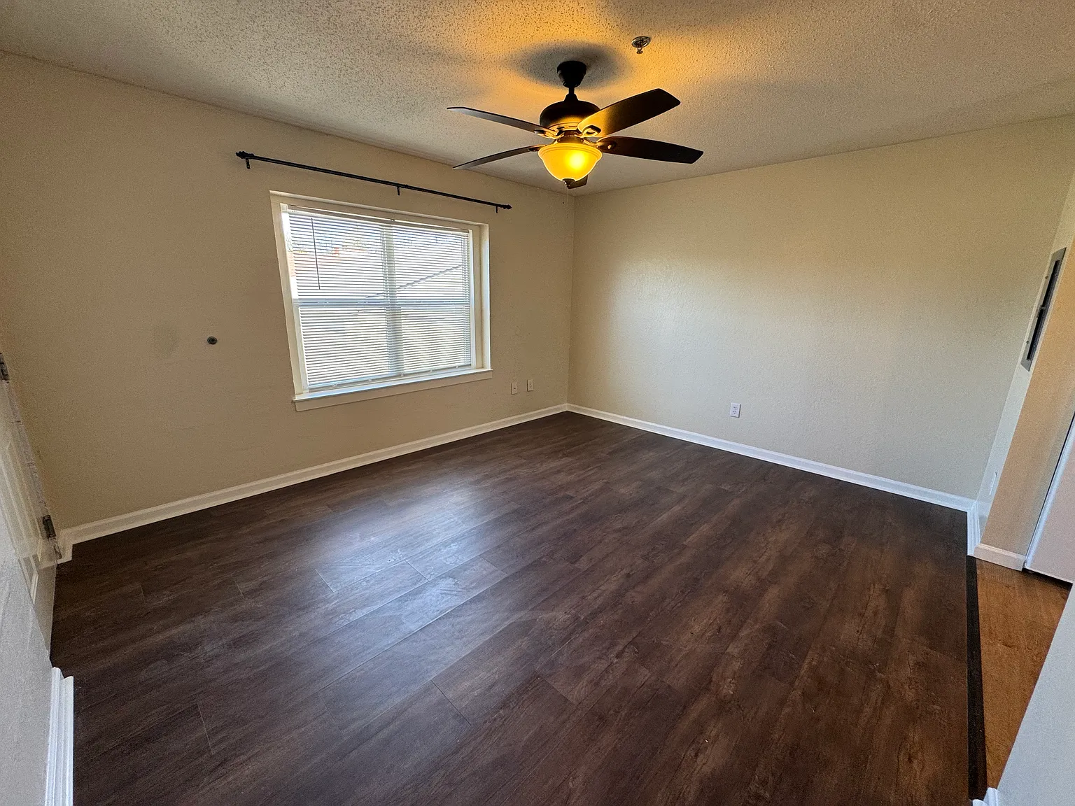 Studio, 420 sqft, $800 — Photo 1