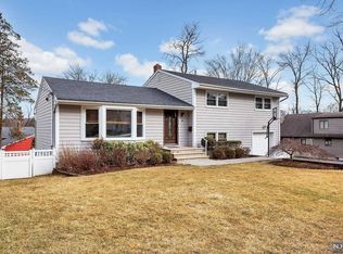 14 Cedar St, Cresskill, NJ 07626