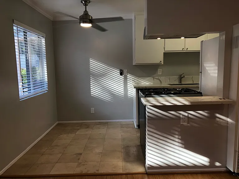 120 Roswell Ave #9 — Photo 8