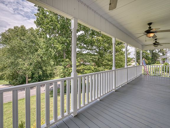 4th image of 1155 Hidden Valley Dr