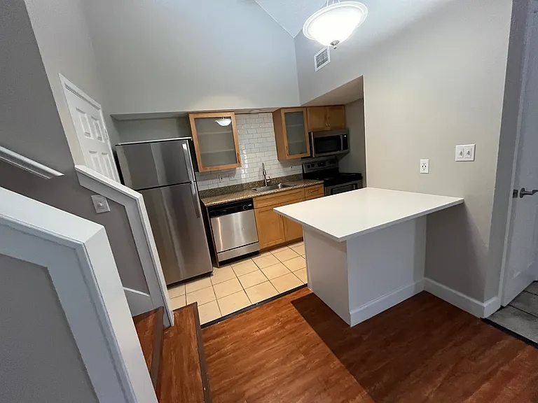 1021-2551 S Loop 289 — Photo 6