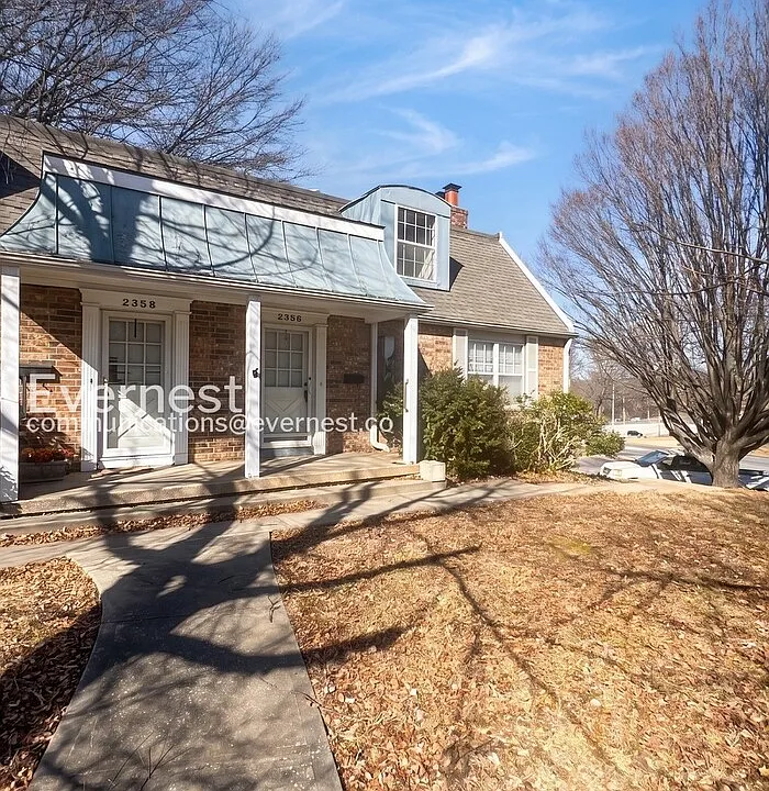 2356 S Crysler Ave