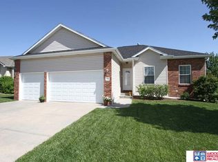 8950 Truchard Rd, Lincoln, NE 68526