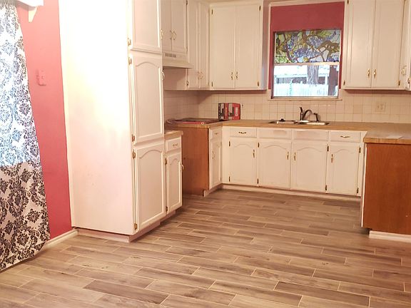 3rd image of 411 Pearl St