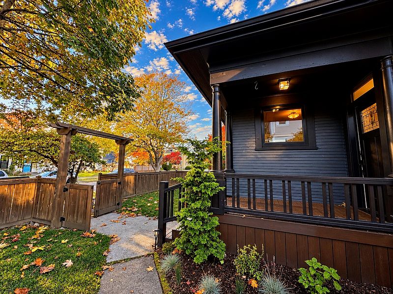 5th image of 2220 Utter Street
