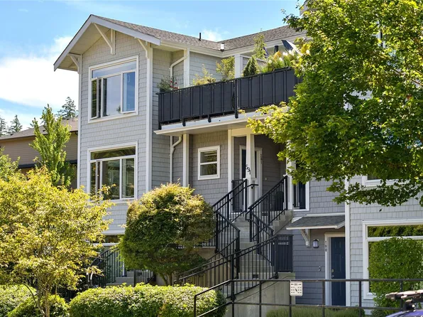 591 Latoria Rd #201, Langford, BC V9C 3A5