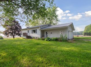 8520 E McBrides Rd, Vestaburg, MI 48891