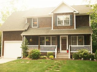 10 Old Town Trl, Narragansett, RI 02882