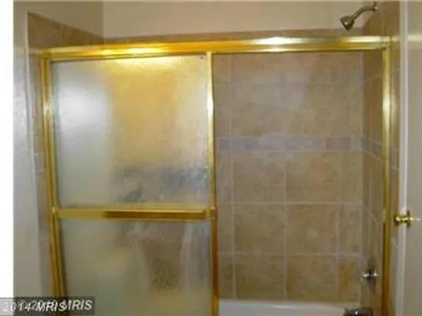 5823 Royal Ridge Dr, Springfield, VA 22152