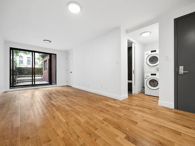 521 Decatur St #1C — Photo 4