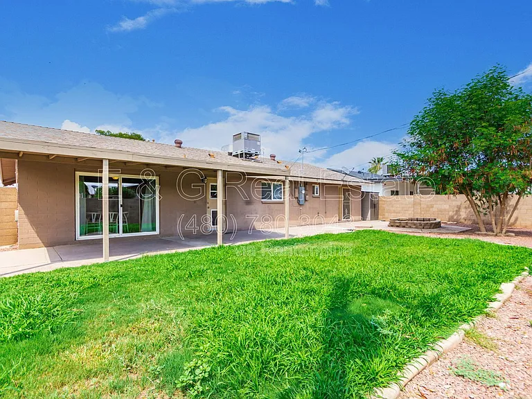 103 E Del Rio Dr — Photo 28