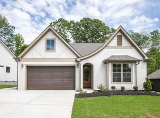 320 Fox Gap Ln, Hixson, TN 37343