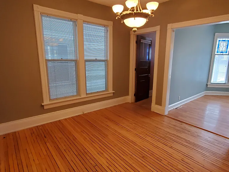 2054 N Cambridge Ave — Photo 6