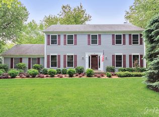 75 Parkview Ct, Crystal Lake, IL 60012