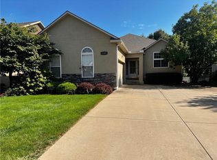 21999 W 121st St, Olathe, KS 66061