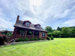 31 Forge Shadow Dr, Mills River, NC 28759