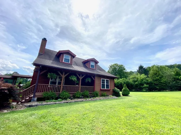 31 Forge Shadow Dr, Mills River, NC 28759