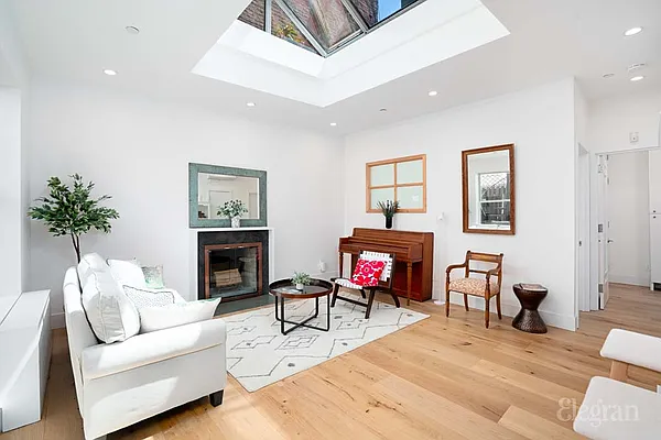 Sold by Elegran | media 27