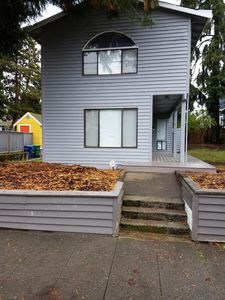7413 Fremont Ave N, Seattle, WA, 98103