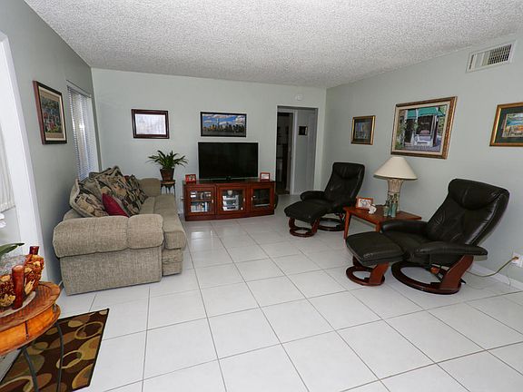4th image of 420 Pine Glen Ln APT A-1