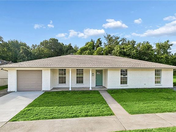 2nd image of 3113 Meraux Ln