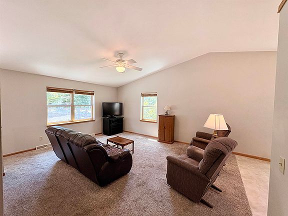 5th image of 1340 Prairie Rose Dr