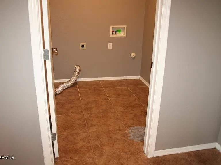 11207 W Hopi St — Photo 17