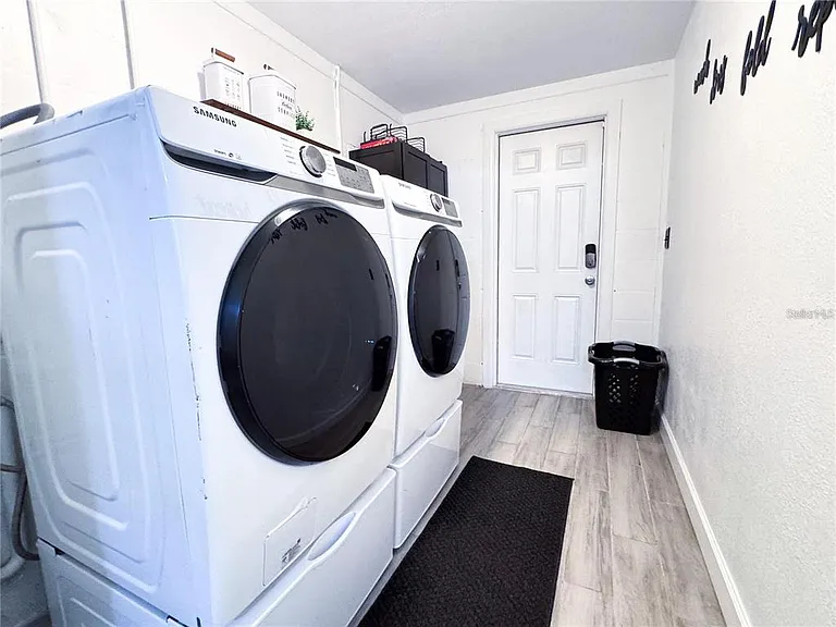 9616 Pine Ridge Ave — Photo 22