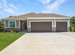 213 SW Nelson Dr, Blue Springs, MO 64014