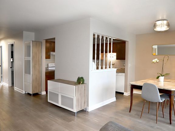 4th image of 285 Ashland Ct