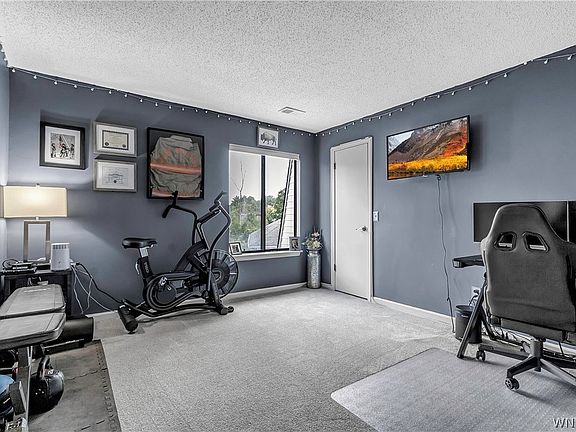 4th image of 75 Foxberry Dr S