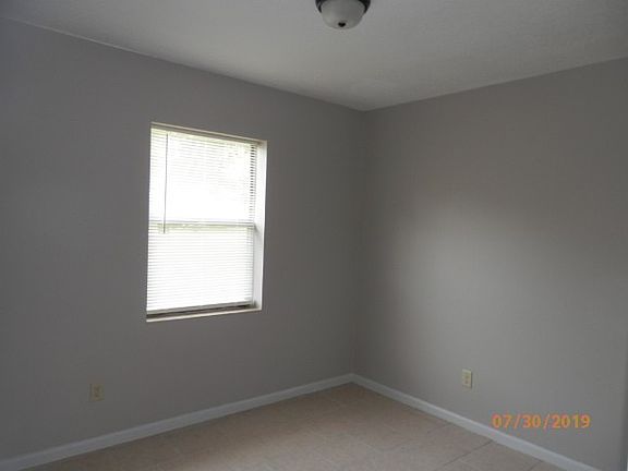 3rd image of 114 Pointe South Dr