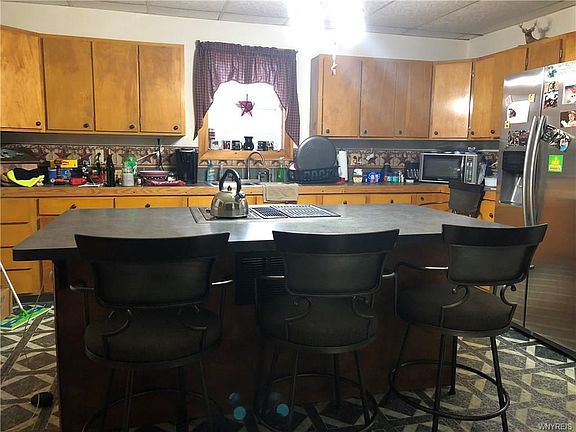 2nd image of 204 N Main St