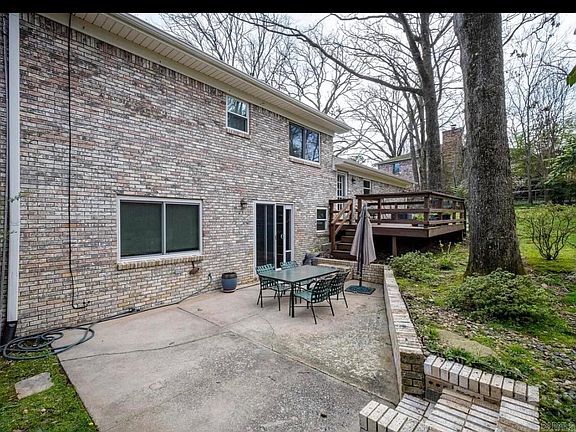 3rd image of 2 Highwood Dr