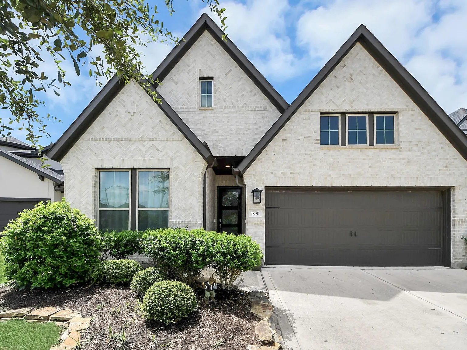 4 bed, 3.0 bath, 2184 sqft, $3,500 — Photo 4