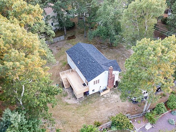3rd image of 18 Montgomery Dr