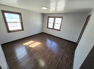 727 W 11th St, Waterloo, IA 50702