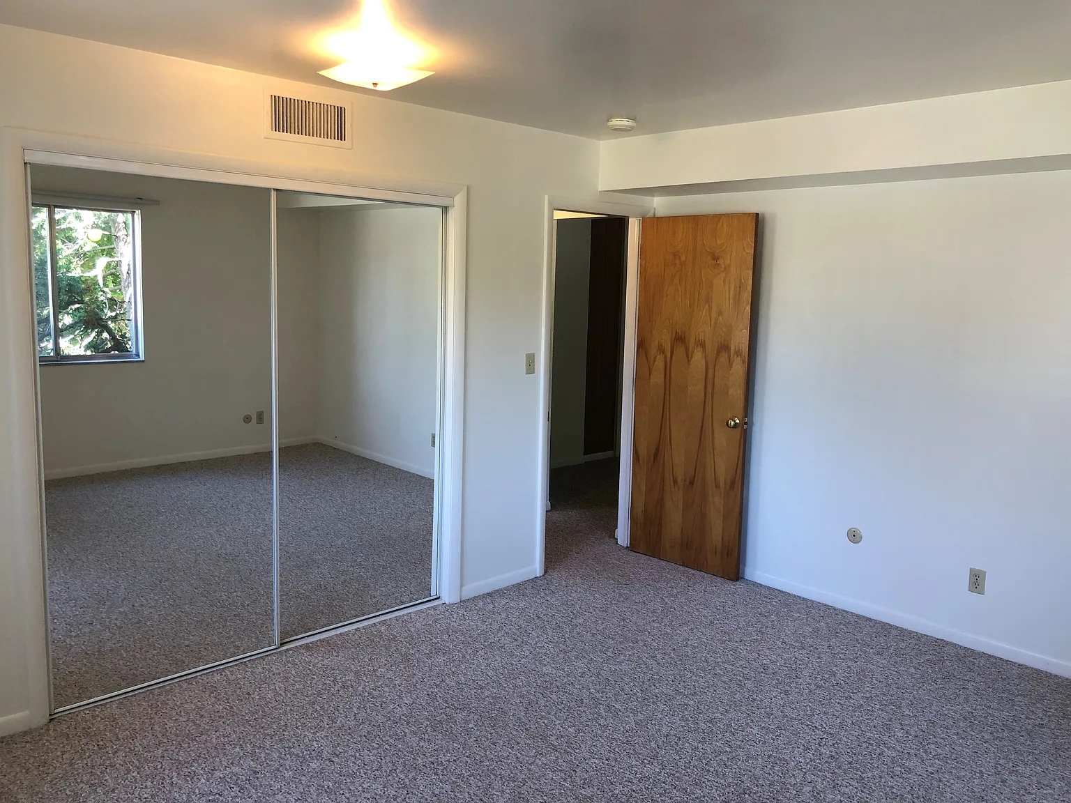2 bed, 1000 sqft, $850 — Photo 4