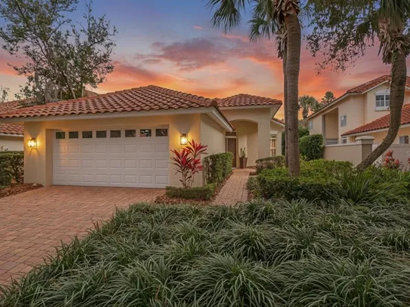 8 Monterrey Dr, Palm Coast, FL 32137