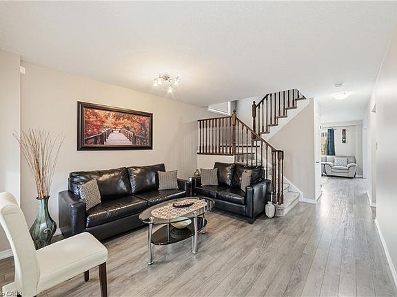 5th image of 98 Warner Ln