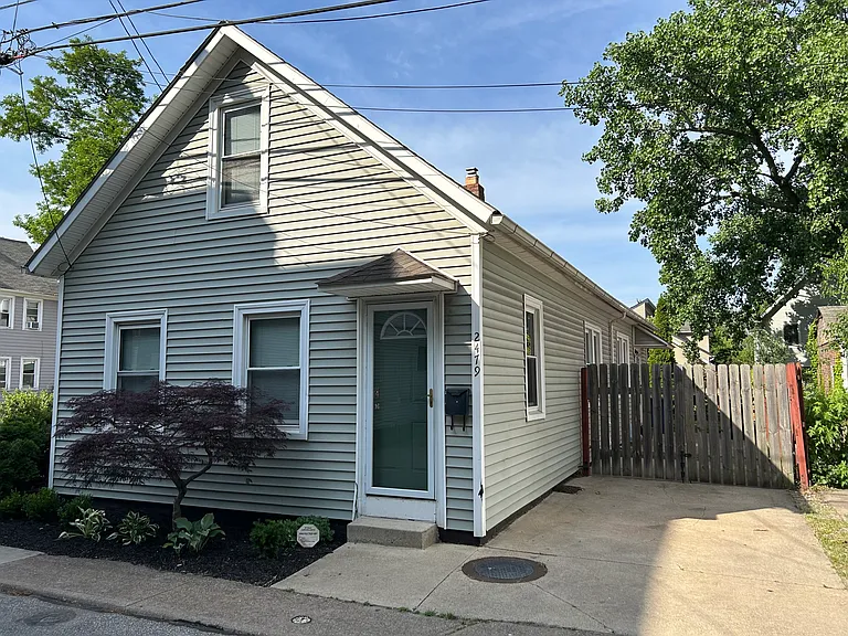 2479 Thurman Ave — Photo 13